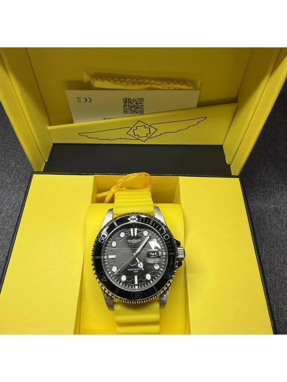 Invicta Pro Diver Shark Men's Watch - 43mm. Yellow (47163)